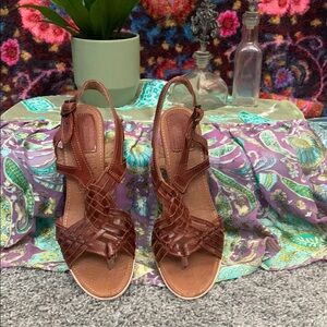 Women's Brown Woven Sandals